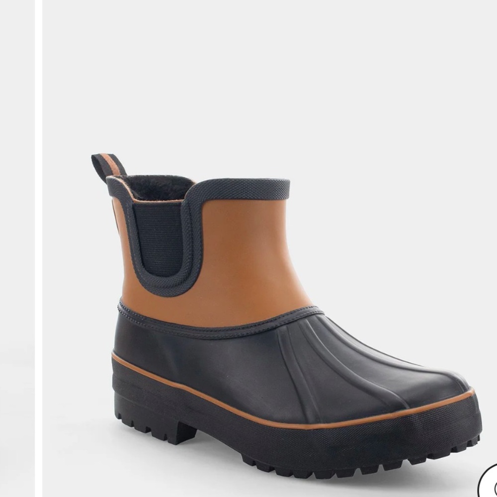 Chooka size 10 women’s rain boot. Worn a few times, in great condition!